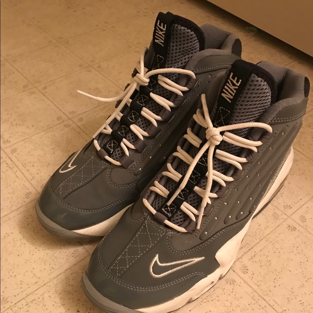 Ken Griffeys size 8.5 - Picture 4 of 4